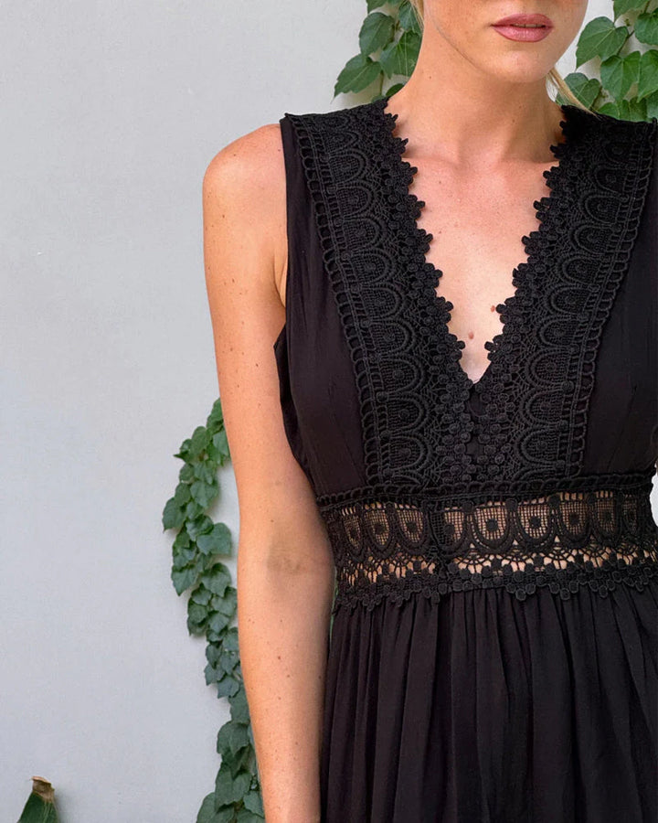 Kate™ – Elegant Lace V-Neck Maxi Dress