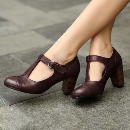 RACHELE | Elegant T-strap pumps with low heel for a refined look